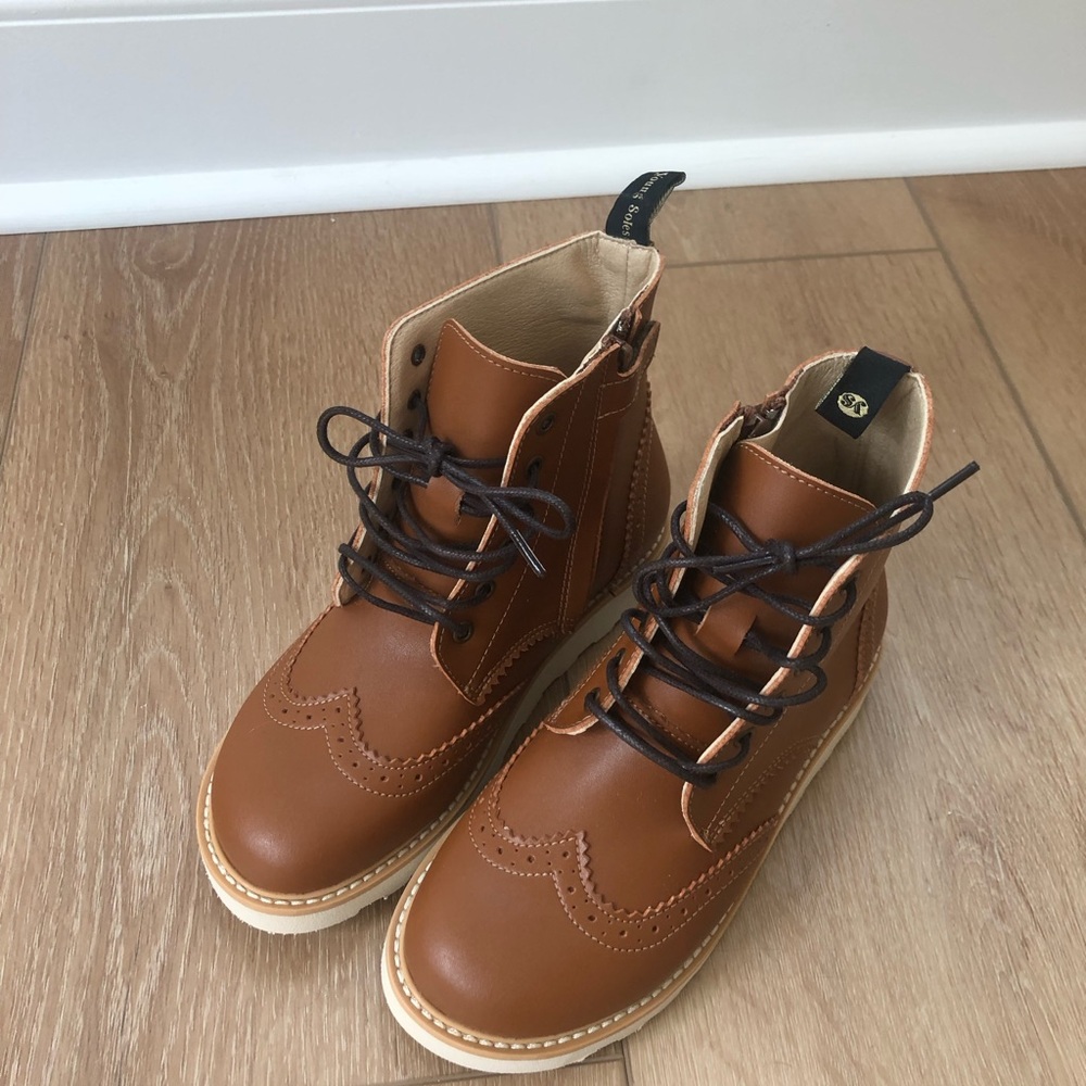 Young soles Sidney Vegan brogue Boot Chestnut Brown Synthetic Leather size 32